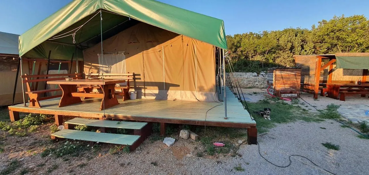 **** Campeggio Hotel Marusina Olive Hills - Glamping & Minicamp Punat Croazia